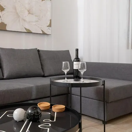 Memories - Charming With Sea View Apartment
